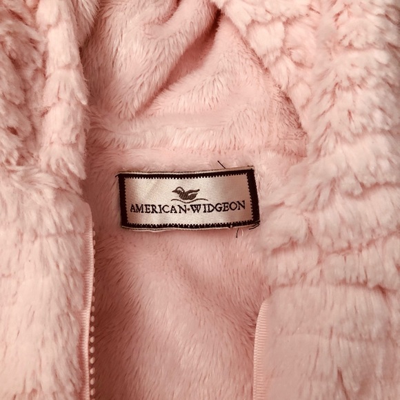 EUC Girls Pink Faux Fur Widgeon Hooded Vest from Nordstrom. - Picture 2 of 3